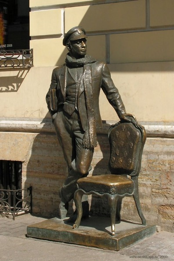 6. Какой актер был первым исполнителем роли Остапа Бендера на советском телевидении?