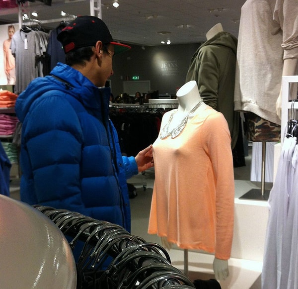 11. Боже, что он делает...