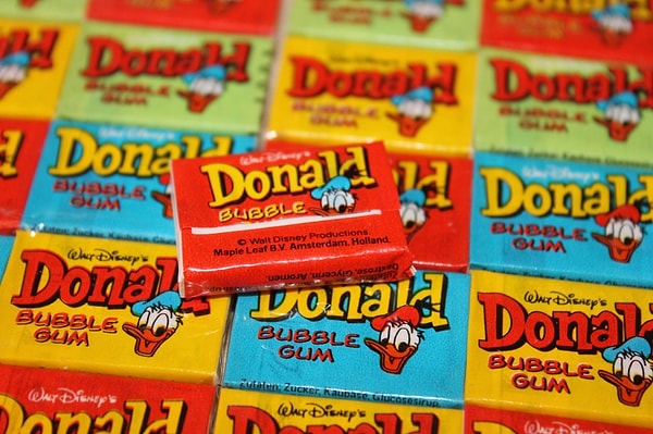 6. Правда ли то, что среди детей СССР ходила легенда о том, что в американских жвачках спрятано лезвие?