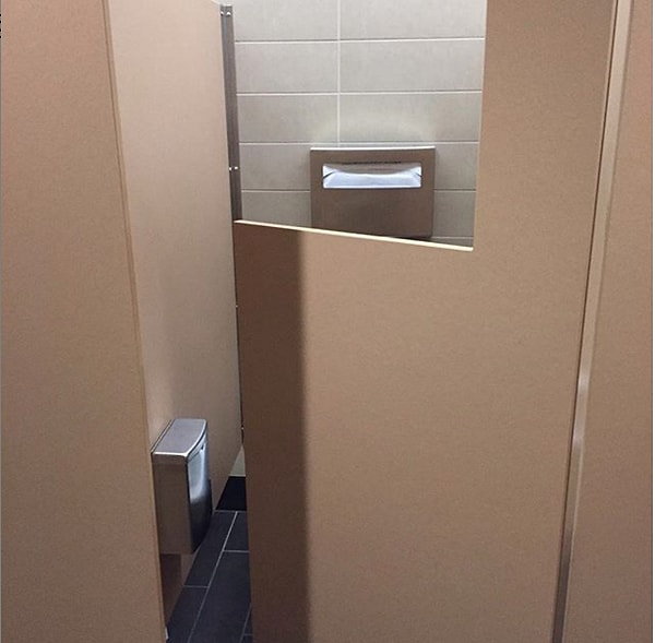 15. Разве что срамоту прикрыть...