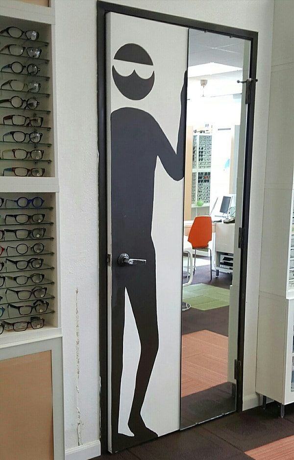 12. Ох уж эта игривая дверная ручка!