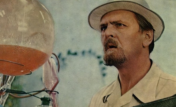 8. Кто сыграл Буншу в комедии «Иван Васильевич меняет профессию»?