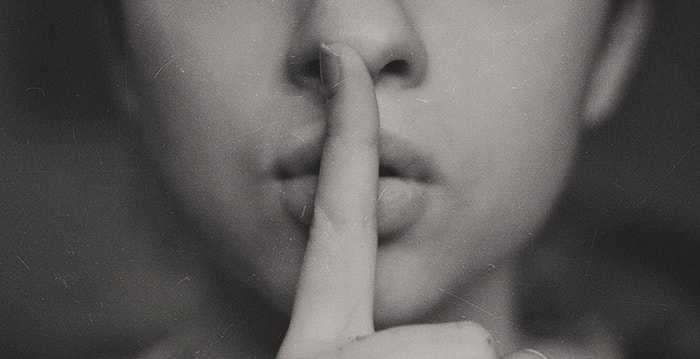 Тест: Как врут девушки, согласно их знаку зодиака