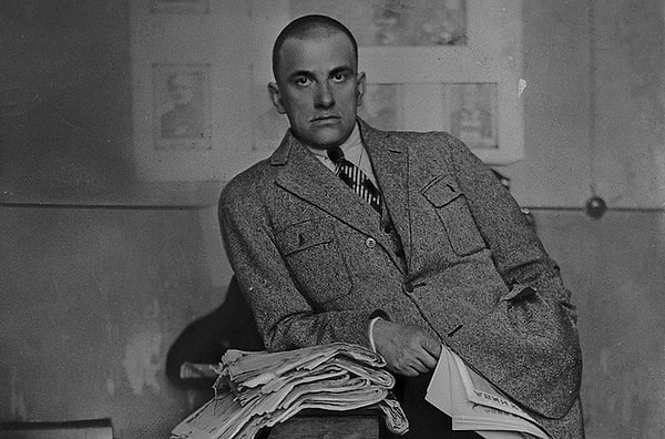 13. Владимир Маяковский (1893-1930)