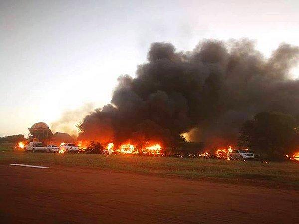 Kulüp yaptığı açıklamada, tesisin, hava trafik kontrol kulesinin yıkıldığını ve çevrede bulunan 13 aracın yandığını belirtti.