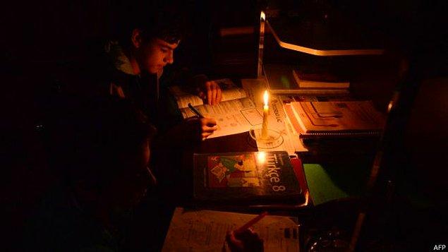 2015 - Türkiye'de elektrik sistemi çöktü.