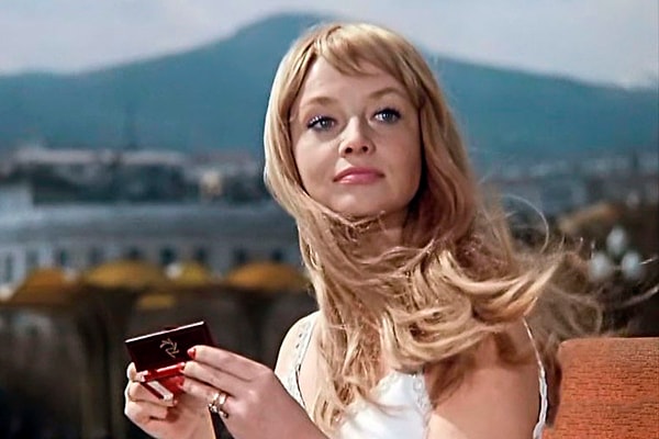 7. А откуда этот кадр с Натальей Кустинской?