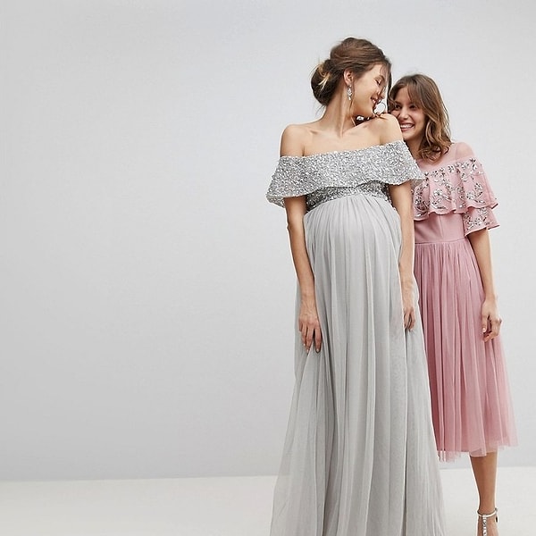 7. «И правда приятно приходить на работу и видеть других беременных, которые наблюдают за тем, как растут их животики, и делятся опытом, который мы переживаем все вместе», - делится еще одна будущая мамаша.