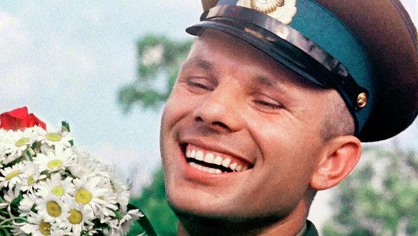 9. На каком самолете Гагарин совершил свой первый полет?