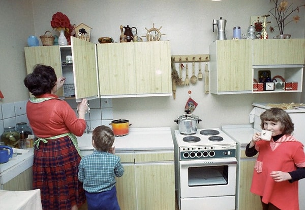 24. А это типичная кухня 1980-х