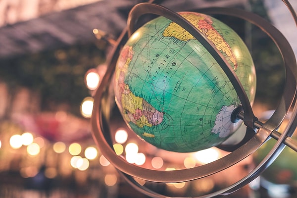 8. Какой город лишний?