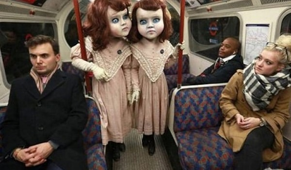 5. У женщины справа вполне нормальная реакция