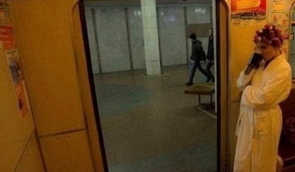 18. Выбежала, как была