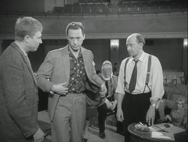 3. Следователь Подберёзовиков очень хотел поймать какого преступника?