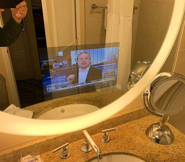 14. Banyoda bulunan aynanın içerisinde televizyon var: