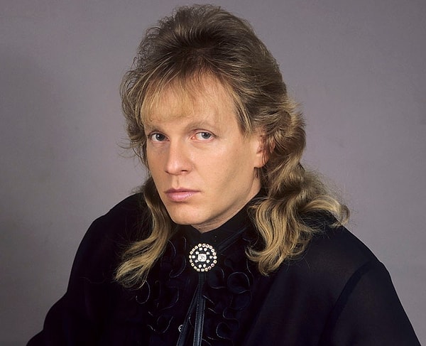 12. А помните имя артиста, изображенного на фото?