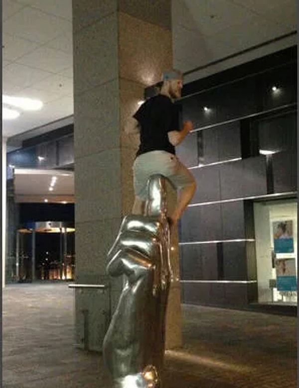 6. Это, должно быть, больно...