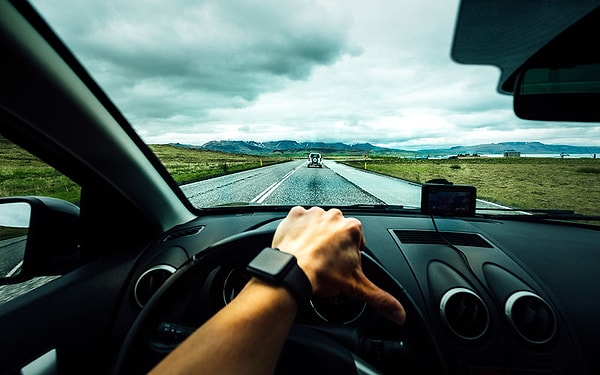 2. В Финляндии штраф за превышение скорости определяется годовым доходом водителя.