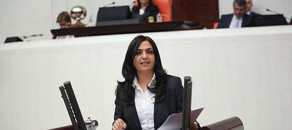 Bu 4 kadından ilki HDP 26. Dönem Van Milletvekili olan Bedia Özgökçe Ertan %52,85'lik bir oranla Van'ı,
