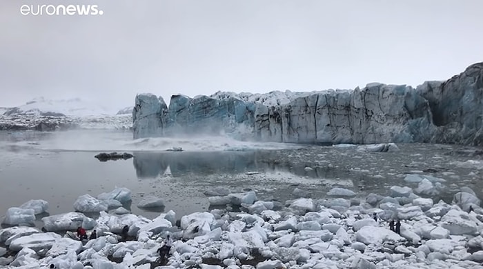 Buzulun Çökmesiyle Oluşan Dev Dalgadan Son Anda Kurtulan Turistler
