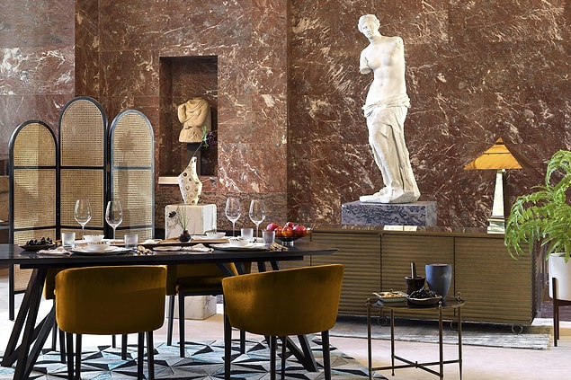 Venus de Milo ya da namıdiğer Aşk Tanrıçası Afrodit ile karşılıklı bir akşam yemeği?