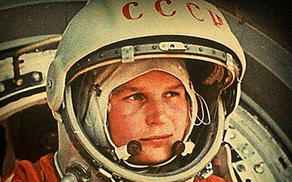 1961 - Sovyetler Birliği, uzaya ilk insanı gönderdi.