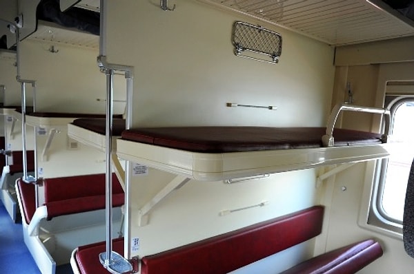 10. Спать на верхней полке абсолютно безопасно