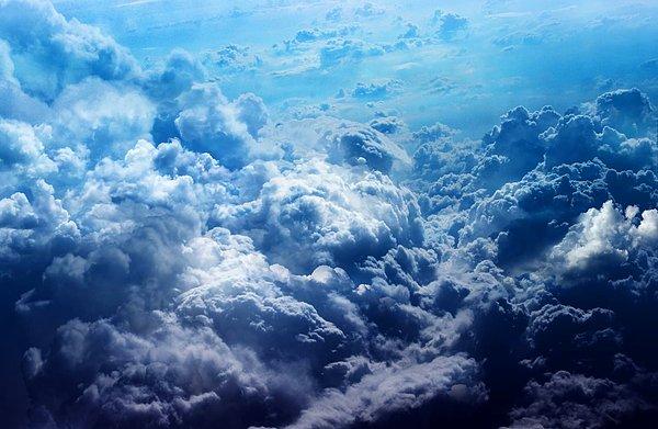 4. Allah'ın bulutların üzerinde olduğuna inanırdık.