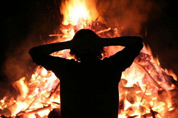 7. Каким словом называют боязнь огня?