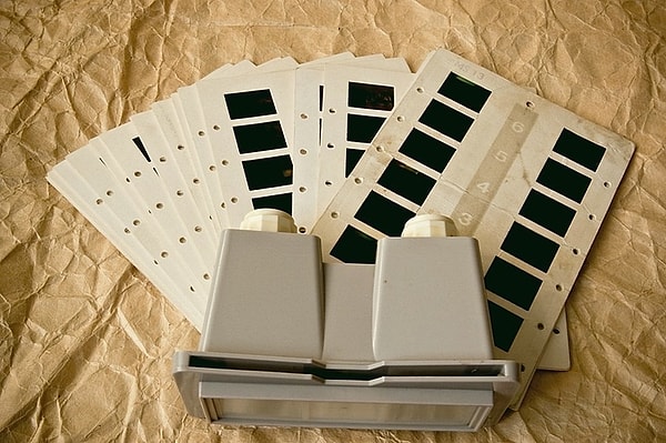 7. С помощью этого устройства советские дети и взрослые смотрели «объёмные» фотографии задолго до появление 3D.