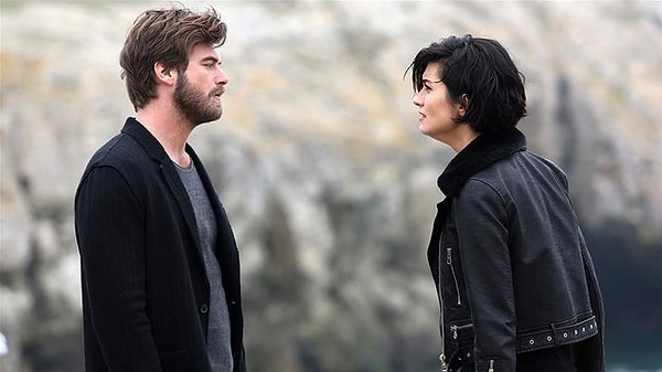 Поэтому неудивительно, что композиция "Вальс" звучит в популярном турецком сериале "Отважный и красавица".