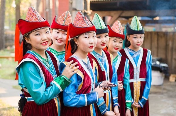 6. В какой части России проживают буряты?