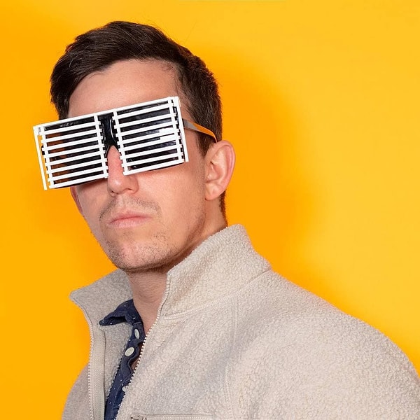 Вон оно что! Очки-жалюзи к вашим услугам!