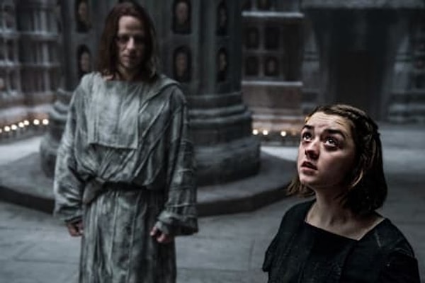 3. В каком городе Арья Старк училась быть Безликой?