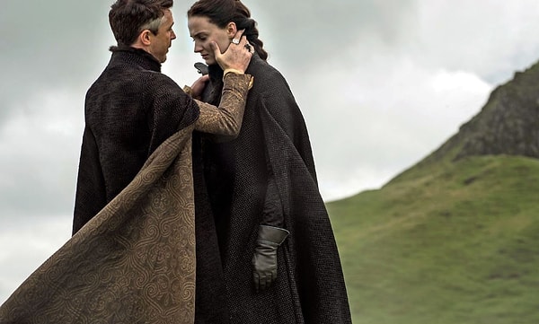 6. С кем сговорилась Санса Старк, чтобы (о, боги, наконец-то!) убить Мизинца?