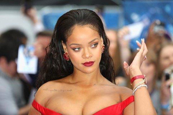 12. Rihanna, her sene saçlarının güzel gözükmesi için 1 milyon 168 bin dolar harcıyor.