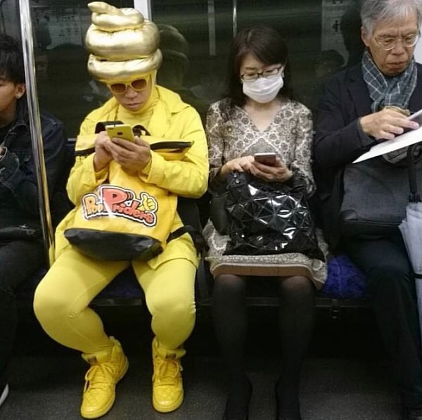 19. Нам особенно шапка понравилась, а вам?