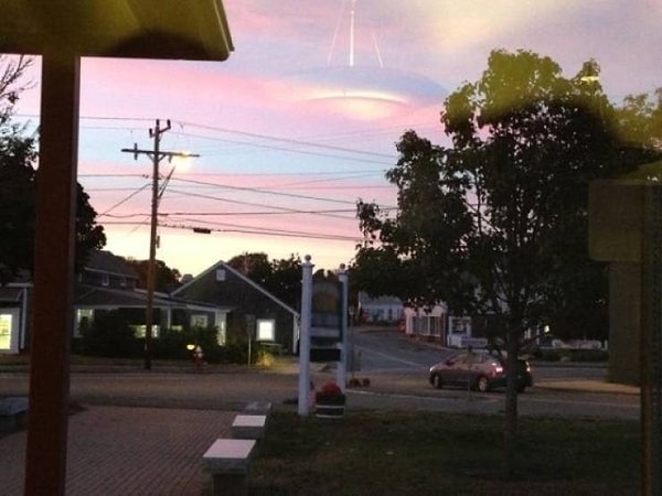 22. Валя, у нас гости, накрывай на стол!