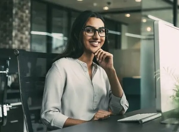 20. И, наконец, женщина какой национальности на этой фотографии?