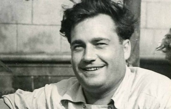 3. Какой отдел НИИ возглавлял проспавший всё собрание гаражного кооператива работник, сыгранный Эльдаром Рязановым?