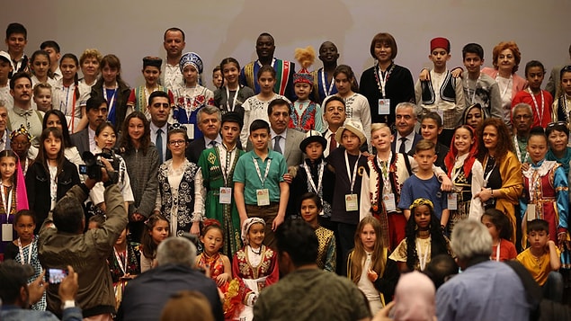 1979 - 23 Nisan Ulusal Egemenlik ve Çocuk Bayramı, UNESCO'nun 1979 yılını "Çocuk Yılı" olarak duyurmasının ardından, TRT tarafından "TRT Uluslararası 23 Nisan Çocuk Şenliği" adı ile ilk kez kutlandı.