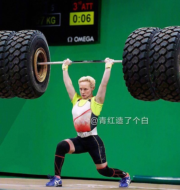 #6 Ну и, конечно, сама участвует в состязаниях.