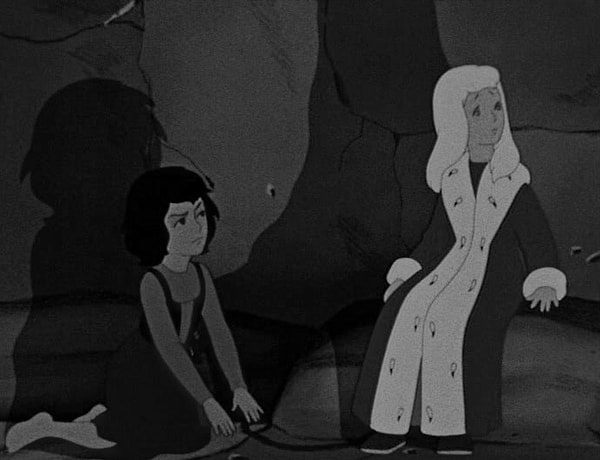 11. Какого цвета юбка Маленькой Разбойницы?