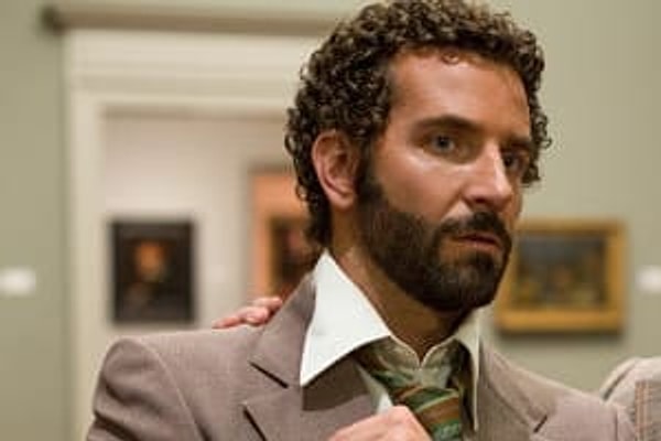 23. А еще Брэдли Купер снимался с Джереми Реннером в "Афере по-американски"