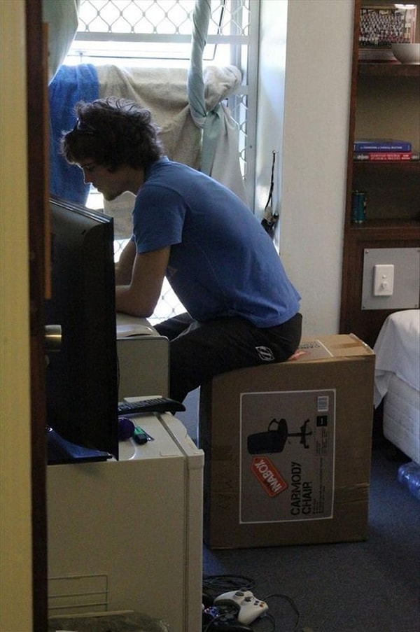 7. А ведь это кресло так и будет стоять неразобранным