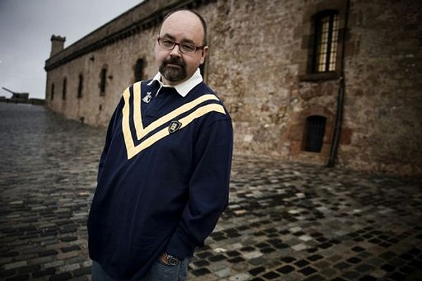 4. Карлос Руис Сафон: "Тень..."