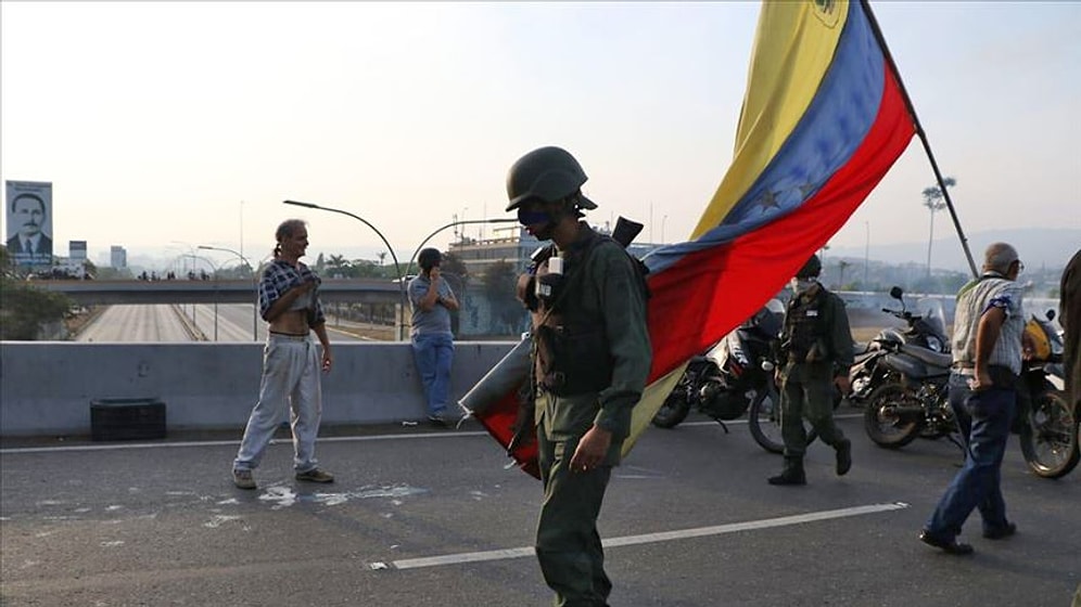 Venezuela Hükümeti: 'Bir Grup Asker Darbe Girişimi Başlattı'