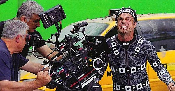 22. The Incredible Hulk'ın yönetmeni Banner rolü için Mark Ruffalo'yu istemiş ama Marvel, Edward Norton'da karar kılmış. Sonraki filmlerde ise yönetmenin isteği gerçekleşti.