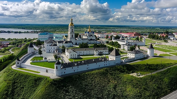 9. Какой город был «столицей Сибири» с 1590 года?