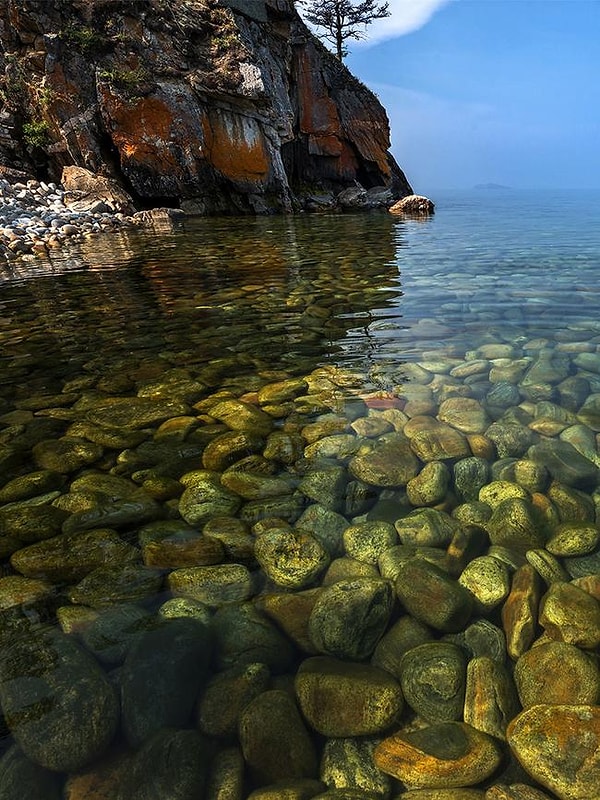 2. Какое озеро - самое большое в мире по объему пресной воды?